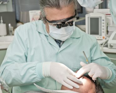 Berufshaftpflicht Zahnarzt Test – Kosten und Deckungssumme angestellt und selbstständig